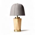 Tafellamp van hout met grijze stoffen kap 20 x 20 x 40 cm